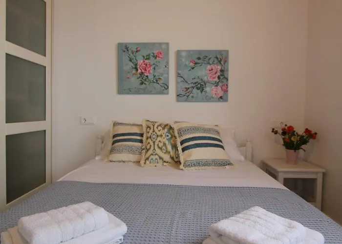 Rouvis With Outdoor Hot Tub * Ligaridia