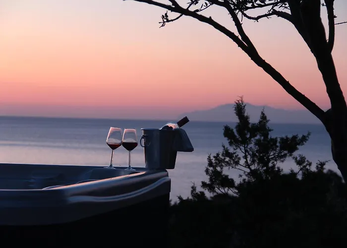 Rouvis With Outdoor Hot Tub * Ligaridia