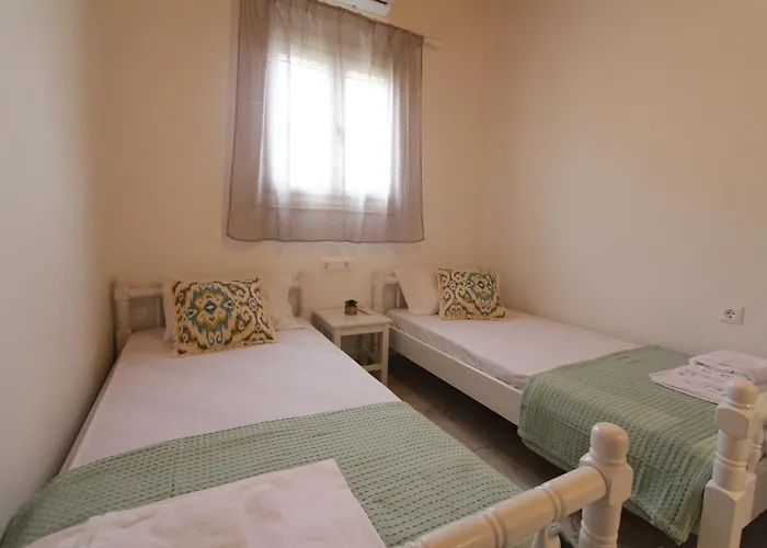 Vila Rouvis With Outdoor Hot Tub *