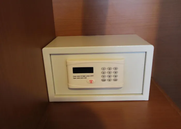 Rouvis With Outdoor Hot Tub *