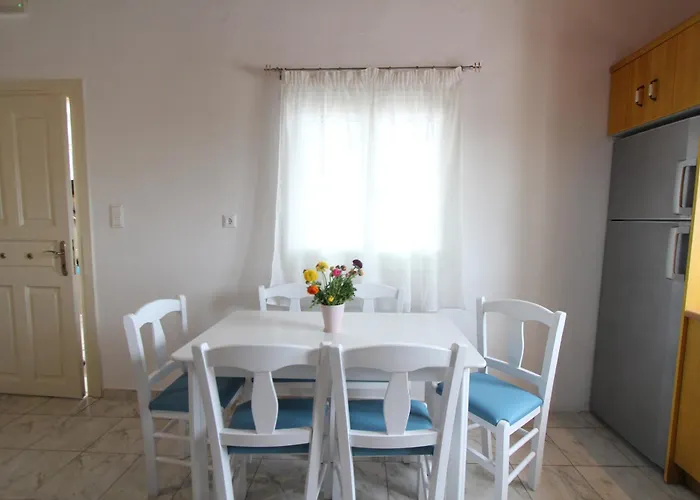 Rouvis With Outdoor Hot Tub * Ligaridia