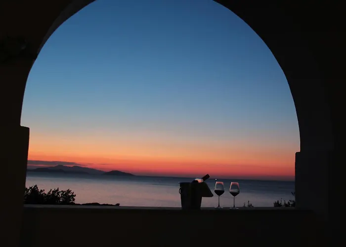 Rouvis With Outdoor Hot Tub