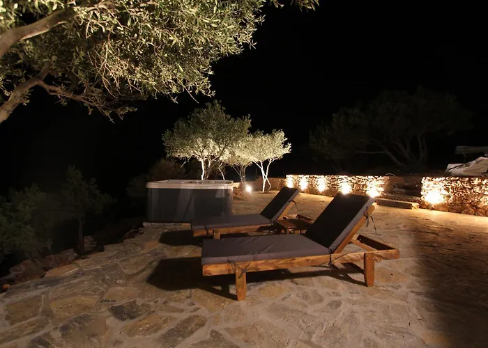 Rouvis With Outdoor Hot Tub * Ligaridia