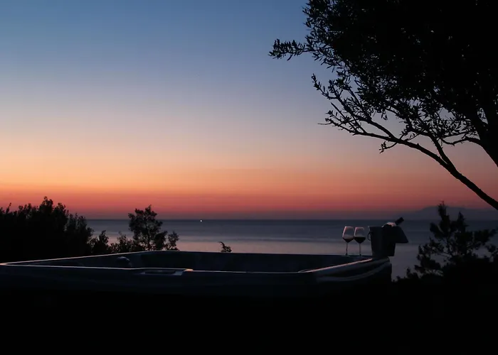 Vila Rouvis With Outdoor Hot Tub