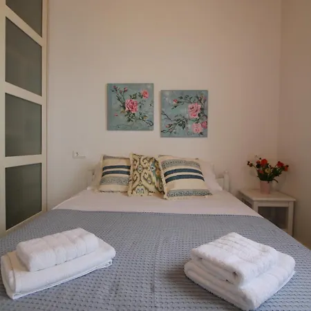 Rouvis With Outdoor Hot Tub * Ligaridia