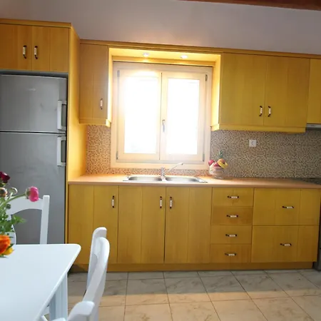 Rouvis With Outdoor Hot Tub Villa