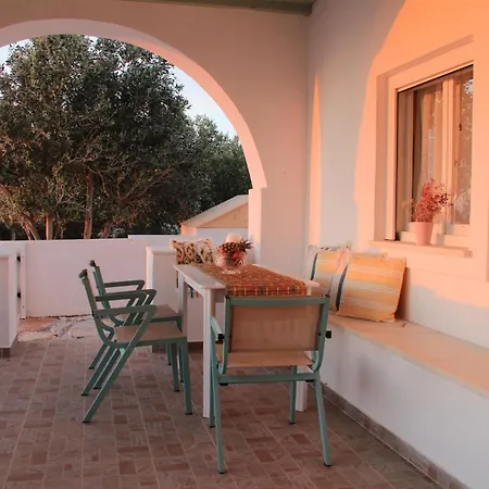 Villa Rouvis With Outdoor Hot Tub