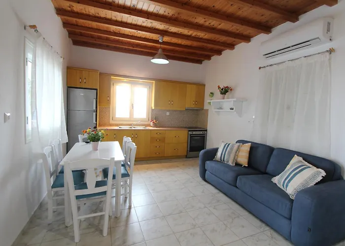 Rouvis With Outdoor Hot Tub Villa