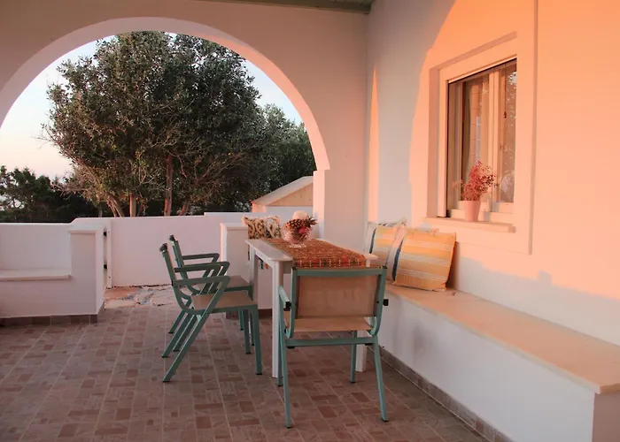 Villa Rouvis With Outdoor Hot Tub