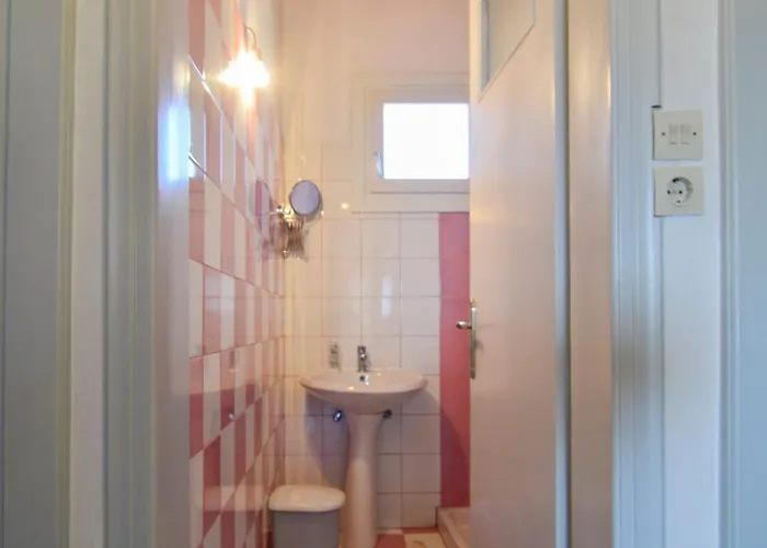 Rouvis With Outdoor Hot Tub Villa Ligaridia